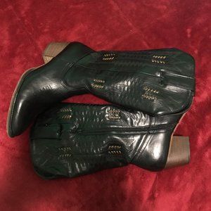 black and brown cowgirl boots